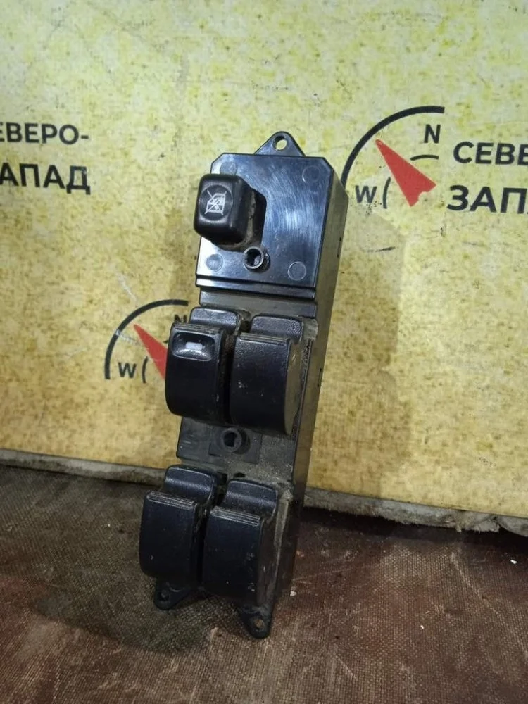 Блок управления стеклоподъемниками Mitsubishi Pajero Sport 2009 MR587952 KH6W 6B31