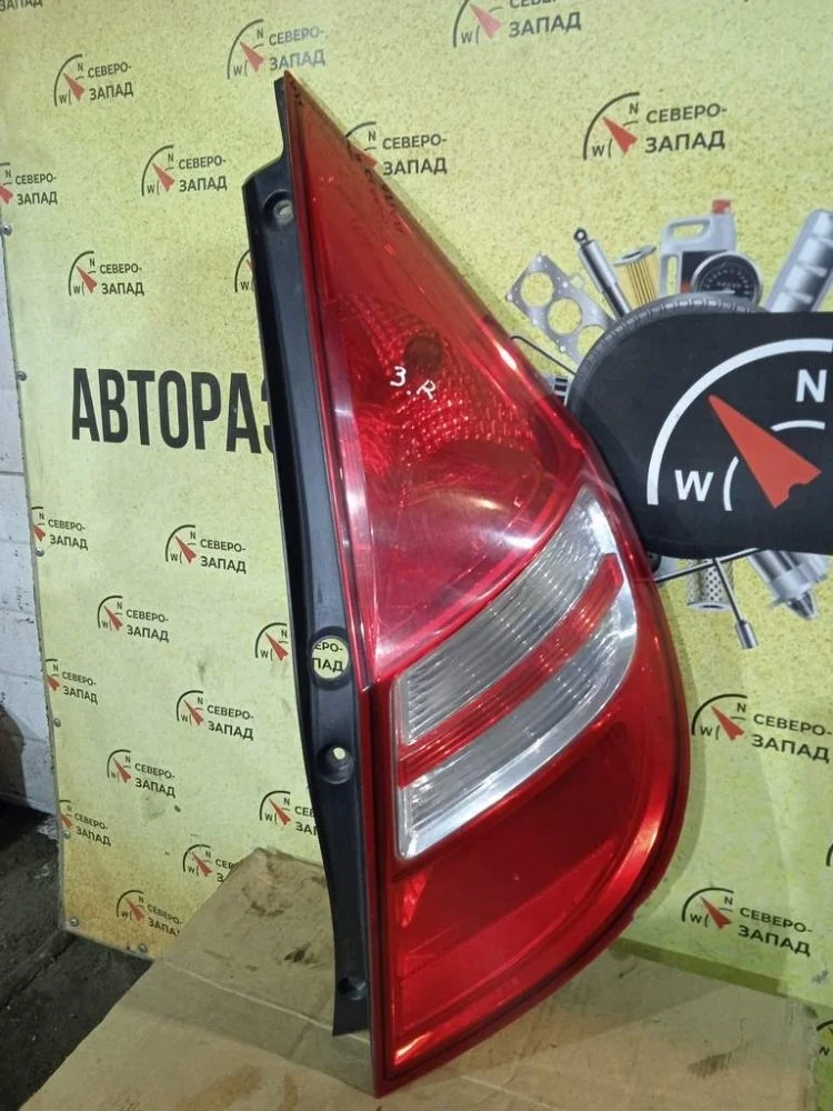 Фонарь Hyundai I30 2010 924022R010 FD G4FC, правый