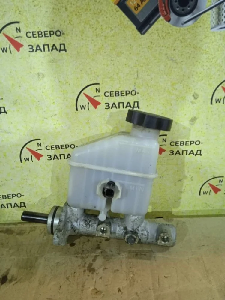 Главный тормозной цилиндр Hyundai I30 2010 585101H000 FD G4FC