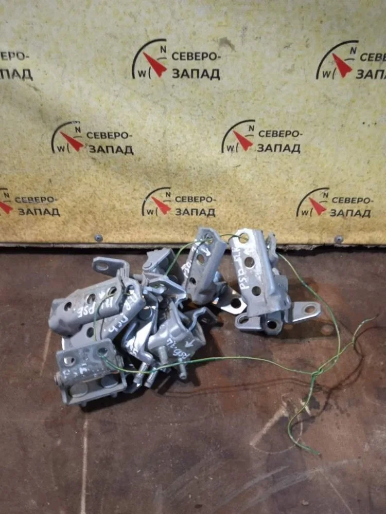 Петля двери Mitsubishi Pajero Sport 2009 5702A033 KH6W 6B31, задняя правая