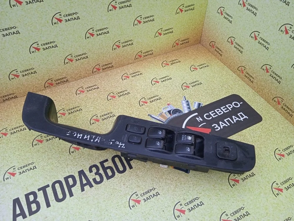 Блок управления стеклоподъемниками Hyundai Sonata 2007 935703D121LK EF D4BB
