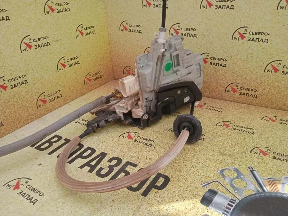 Замок двери Audi Q7 2017 4M1837016E 4M CVMD, передний правый