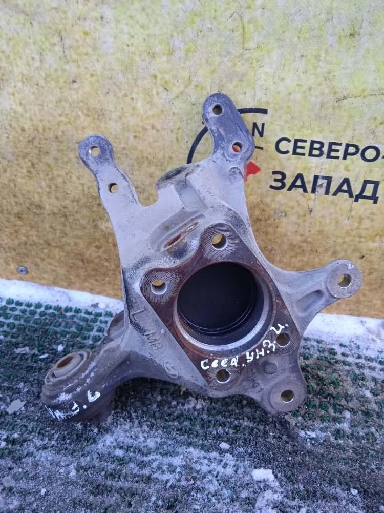 Кулак поворотный Kia Ceed 2011 527101H500 ED G4FC, задний левый