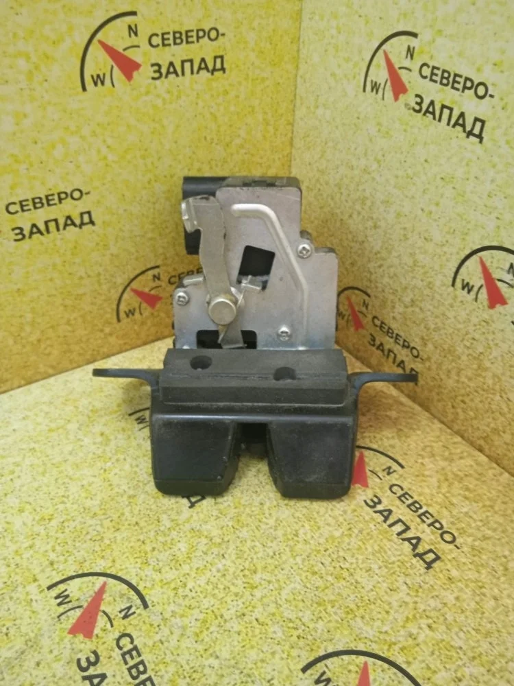 Замок багажника Kia Ceed 2011 812301H000 ED G4FC