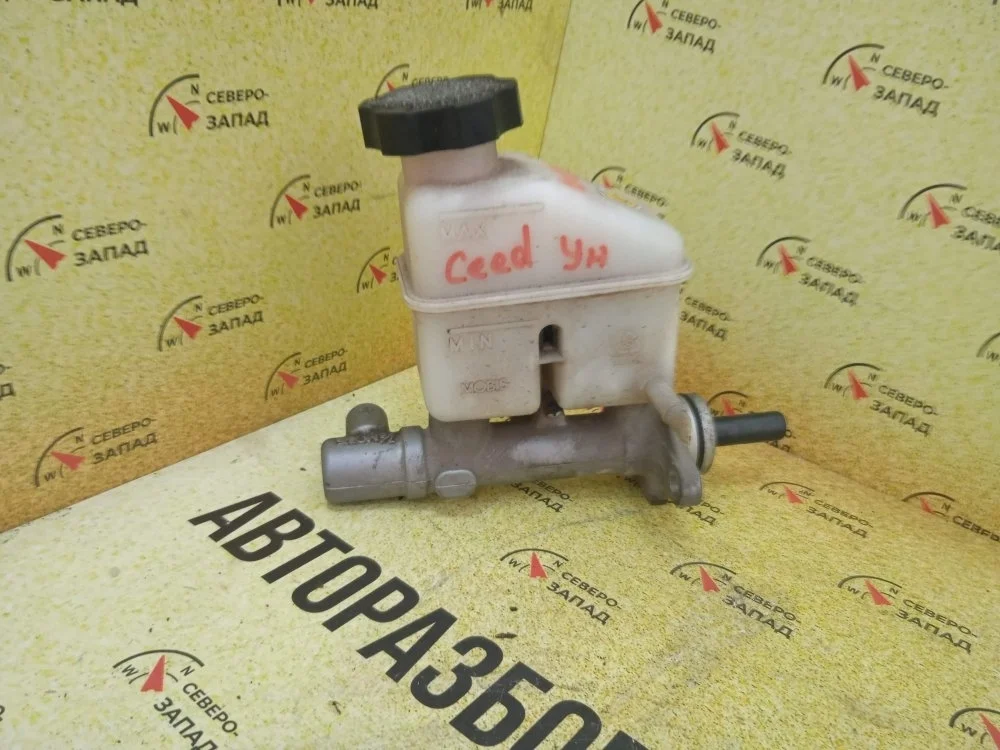 Главный тормозной цилиндр Kia Ceed 2011 585101H200 ED G4FC