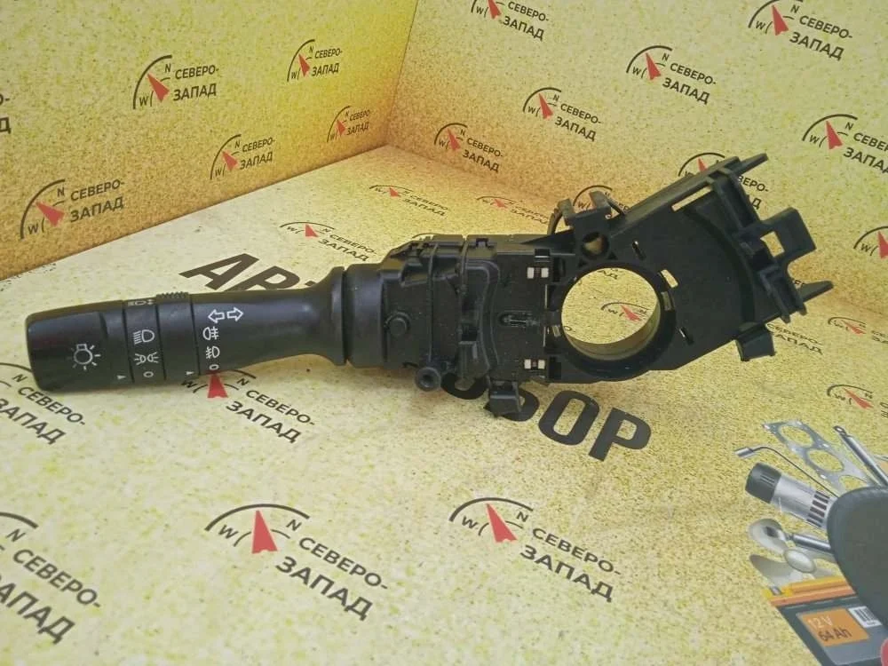 Подрулевой переключатель поворотников Kia Ceed 2011 934101M530 ED G4FC