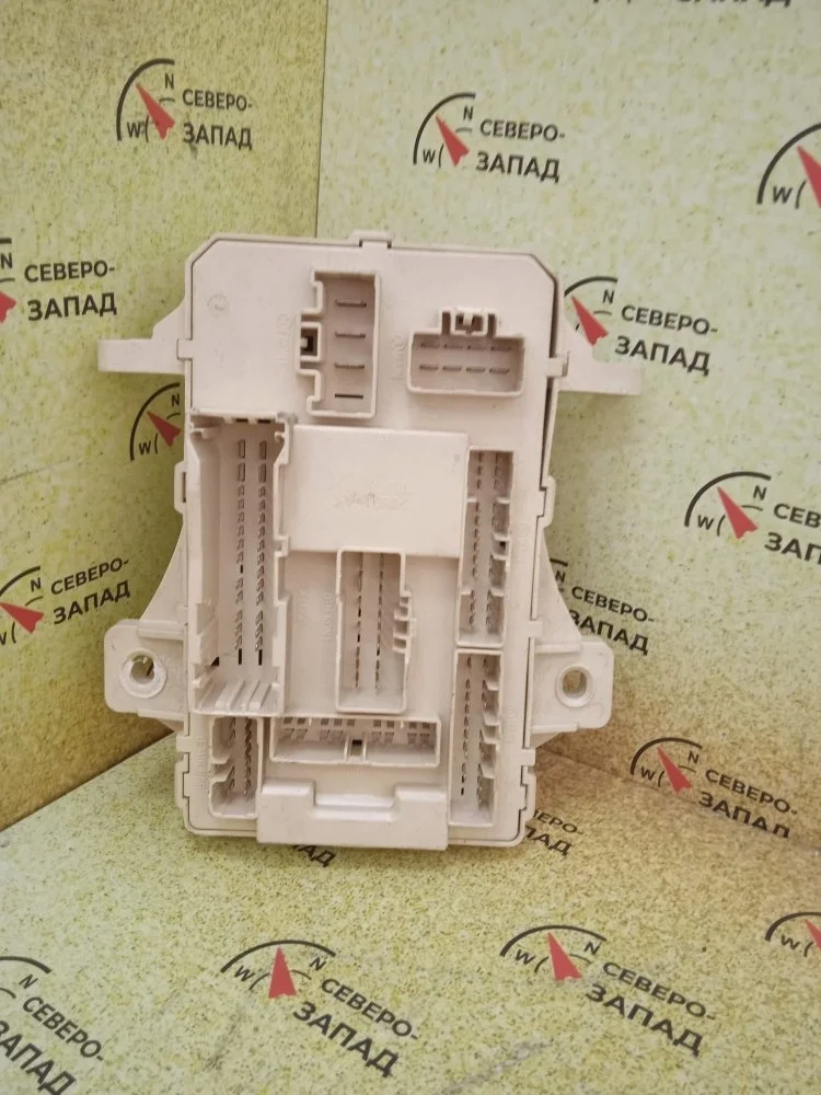 Блок предохранителей салонный Kia Ceed 2011 919501H540 ED G4FC