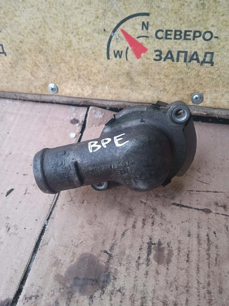 Термостат Volkswagen Touareg 2008 070121114 BPE