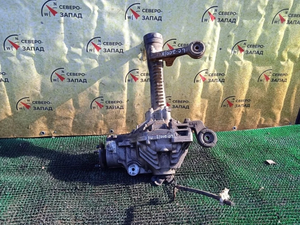 Редуктор Toyota Land Cruiser 2011 4111060B81 VDJ200 1VDFTV, передний
