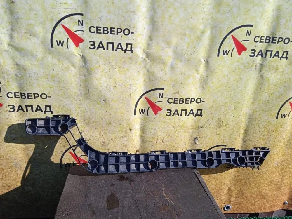 Кронштейн бампера Toyota Land Cruiser 2011 5215560070 VDJ200 1VDFTV, задний правый