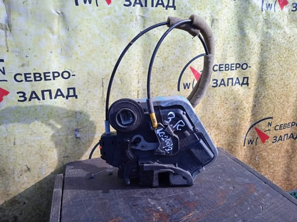 Замок двери Toyota Land Cruiser 2011 6905060110 VDJ200 1VDFTV, задний правый