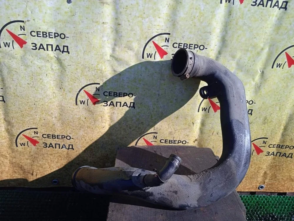 Воздуховод воздушного фильтра Toyota Land Cruiser 2011 1788651010 VDJ200 1VDFTV, левый