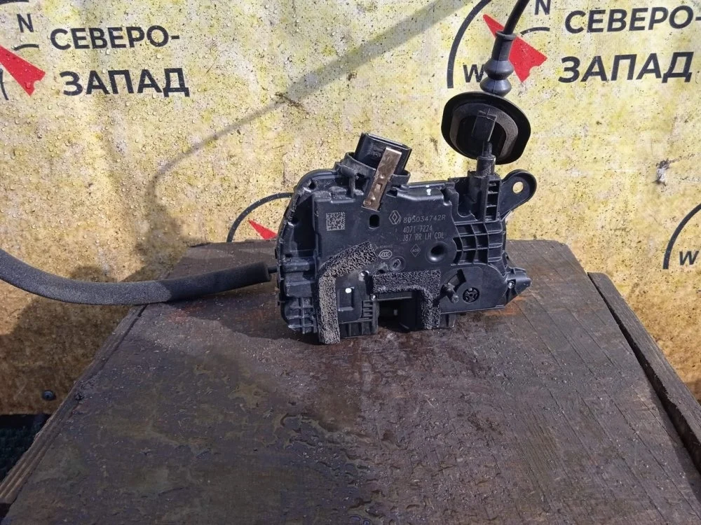 Замок двери Renault Kaptur 2019 805034742R HHA H4M429, задний левый