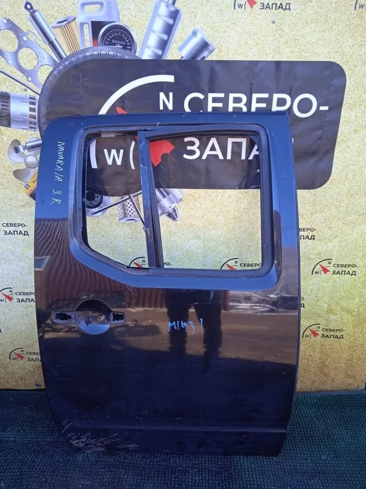 Дверь Nissan Navara 2010 82100EB30J D40M YD25DDTI, задняя правая