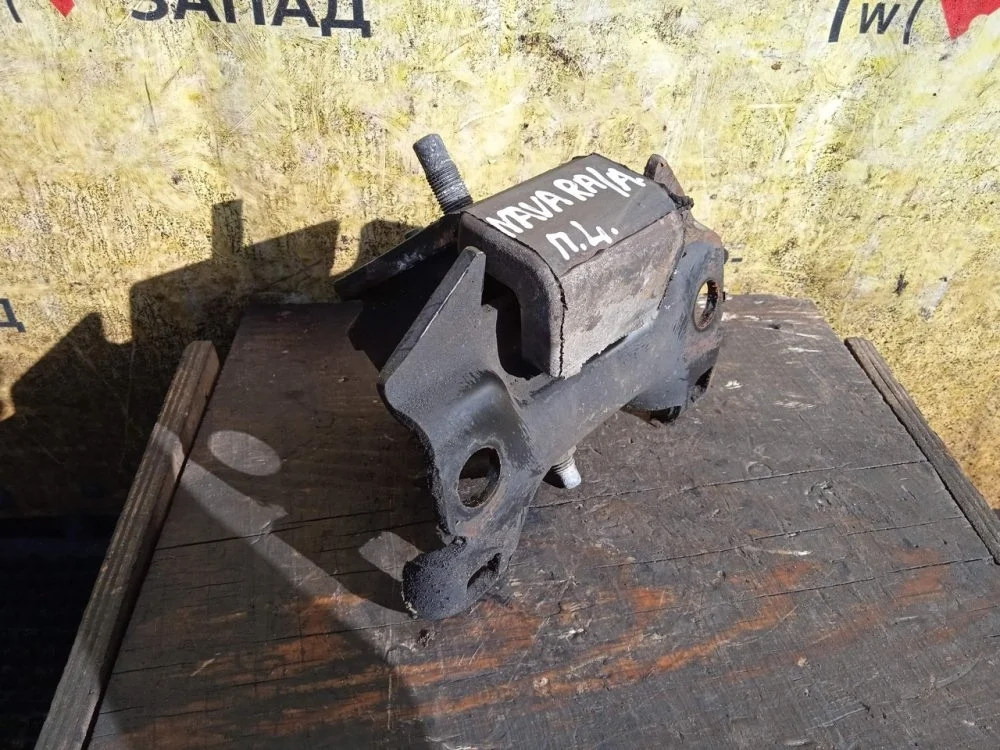 Подушка двигателя Nissan Navara 2010 11220EB300 D40M YD25DDTI