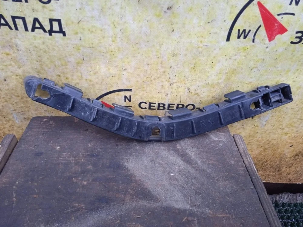 Кронштейн бампера Kia Sportage 2012 866143U000 SL G4KD, задний правый