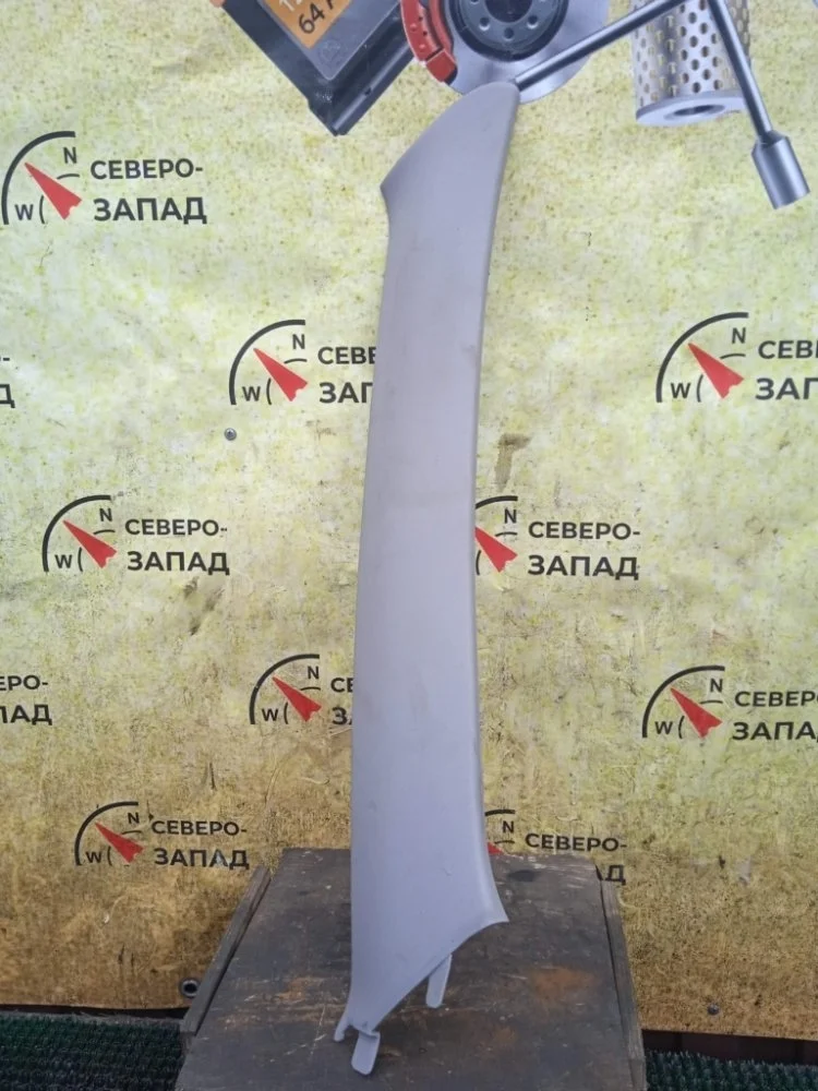 Накладка стойки лобового стекла Mitsubishi L200 2011 7210A116HA KB4T 4D56-6-DFL, правая