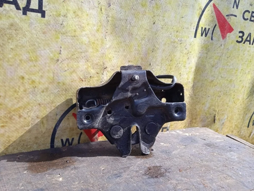 Замок капота Toyota Land Cruiser 2012 5351060270 VDJ200 1VDFTV