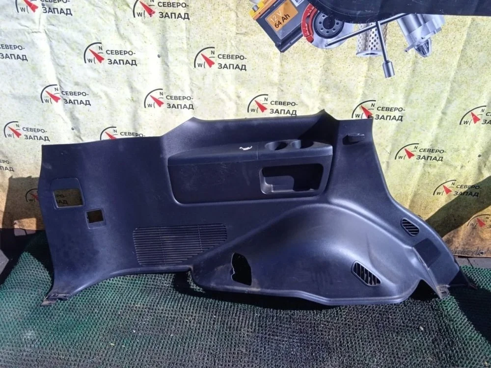 Обшивка багажника Toyota Land Cruiser 2012 6252060E10C0 VDJ200 1VDFTV, левая