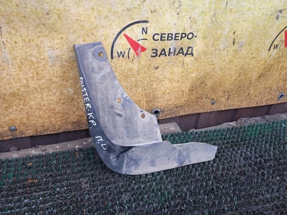 Брызговик Renault Duster 2013 638535922R X79 K4M690, передний левый