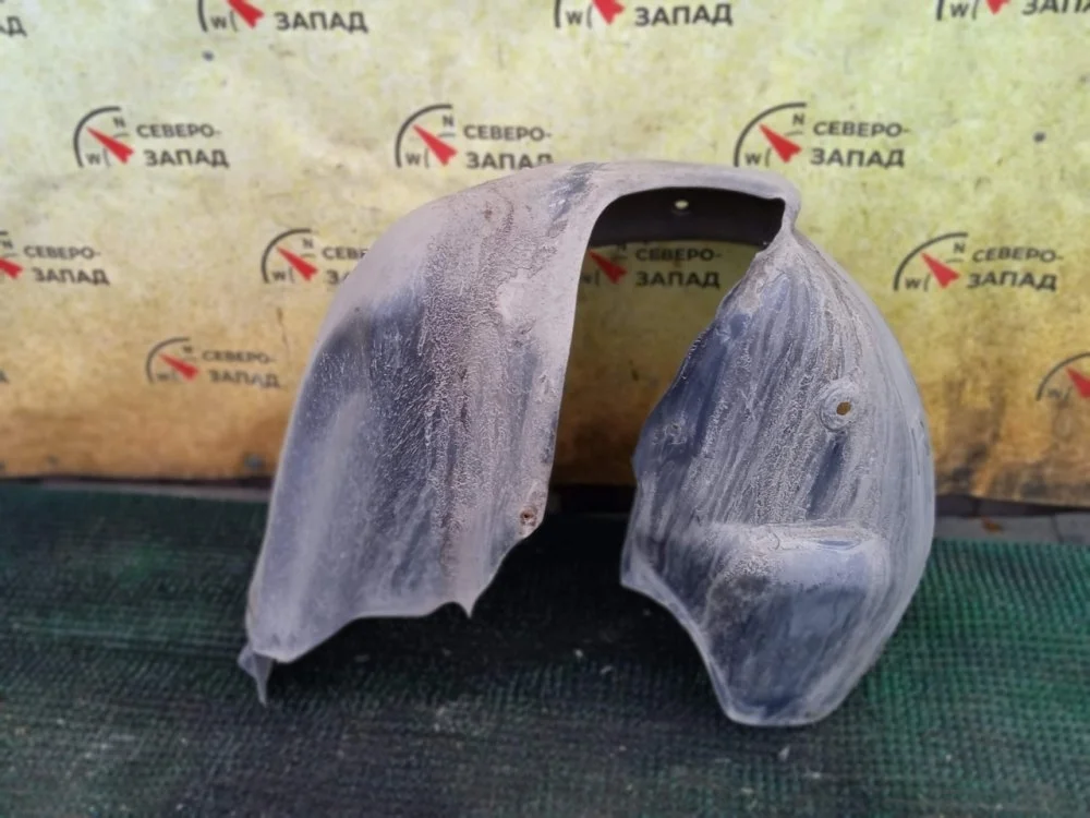 Подкрылок Renault Duster 2013 767488862R X79 K4M690, задний правый
