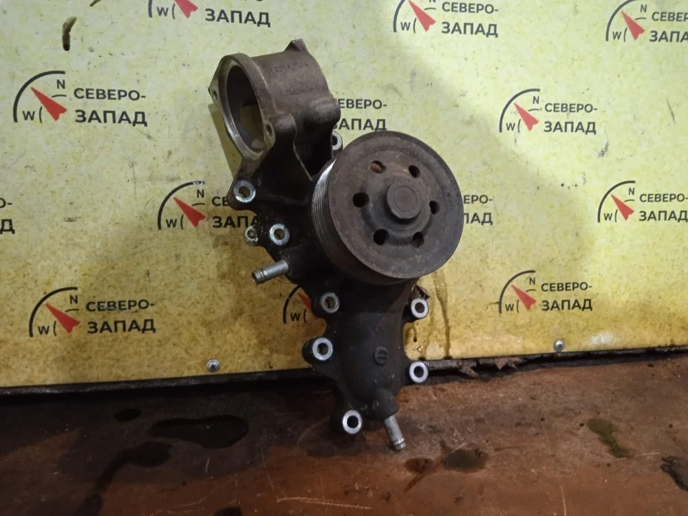 Помпа Toyota Land Cruiser 2011 1610059365 VDJ200 1VDFTV