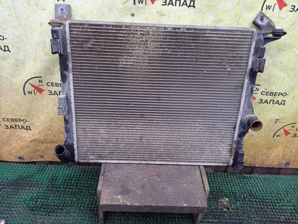 Радиатор охлаждения двс Renault Logan 2012 8200735038 L90 K4M690