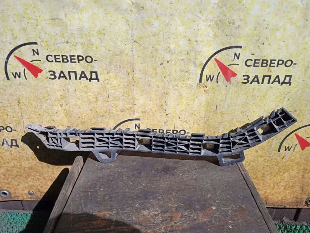 Кронштейн бампера Kia Cerato 2014 86614A7000 YD G4NA, задний правый