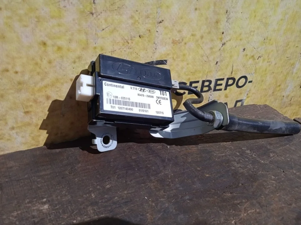 Блок электронный Hyundai Santa Fe 2012 954702W500 DM D4HB