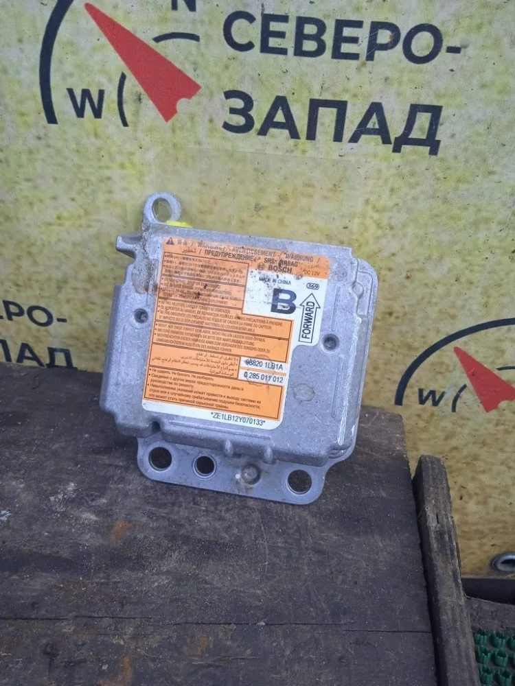 Блок управления SRS Nissan Patrol 2012 K88201LB1A Y62 VK56VD