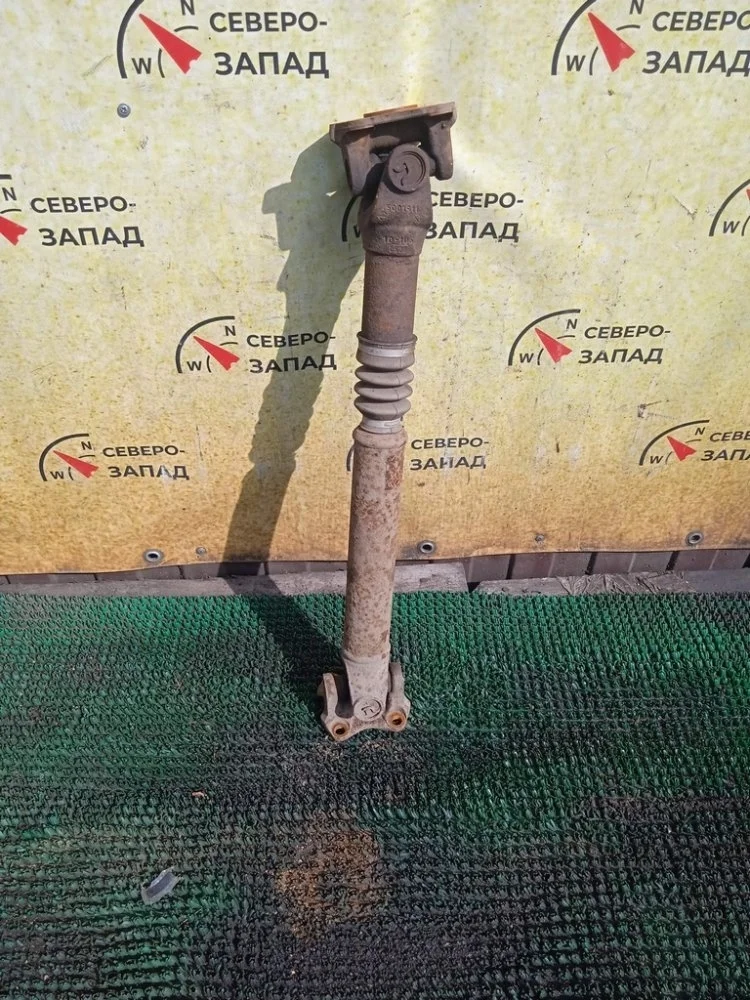 Кардан Toyota Hilux 2013 371400K062 KUN25 2KDFTV, передний