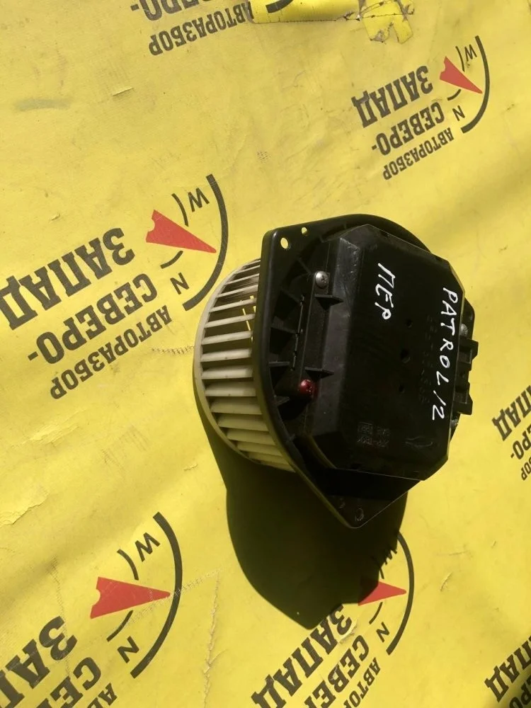 Моторчик печки Nissan Patrol 2012 27220JK00D Y62 VK56VD, передний