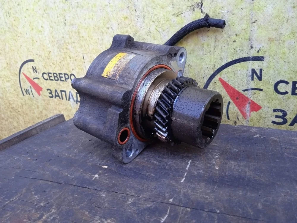 Насос вакуумный Toyota Hilux 2013 2930067020 KUN25 2KDFTV