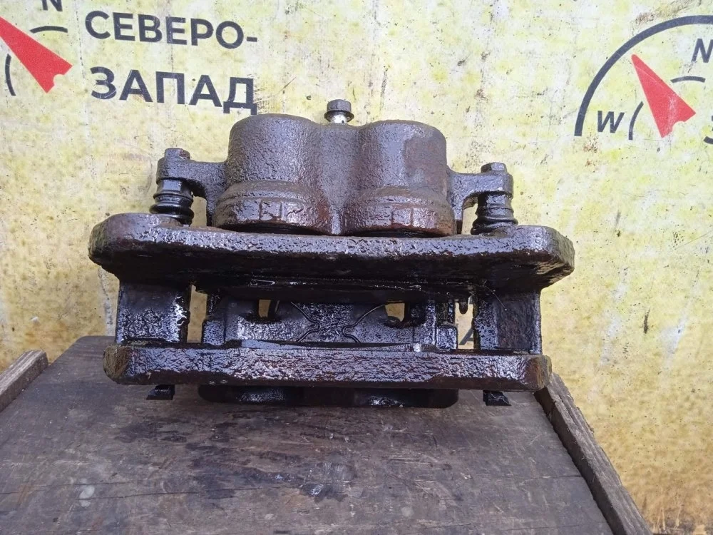 Суппорт Toyota Highlander 2012 4775048110 GSU45 2GRFE, передний левый