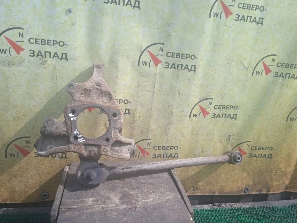 Кулак поворотный Toyota Highlander 2012 4230448051 GSU45 2GRFE, задний правый