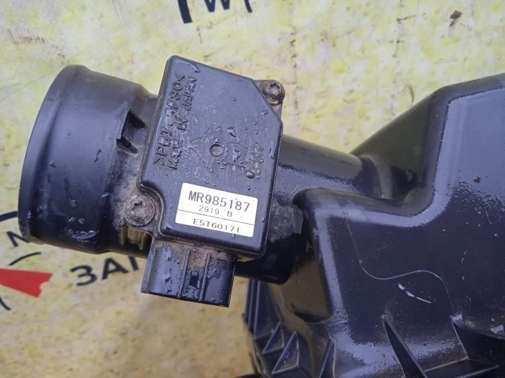 Расходомер воздушный Mitsubishi Asx 2013 MR985187 GA2W 4B11