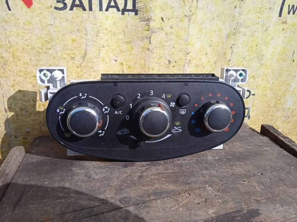 Блок управления отопителя Renault Logan 2017 275101698R L52 K7M812