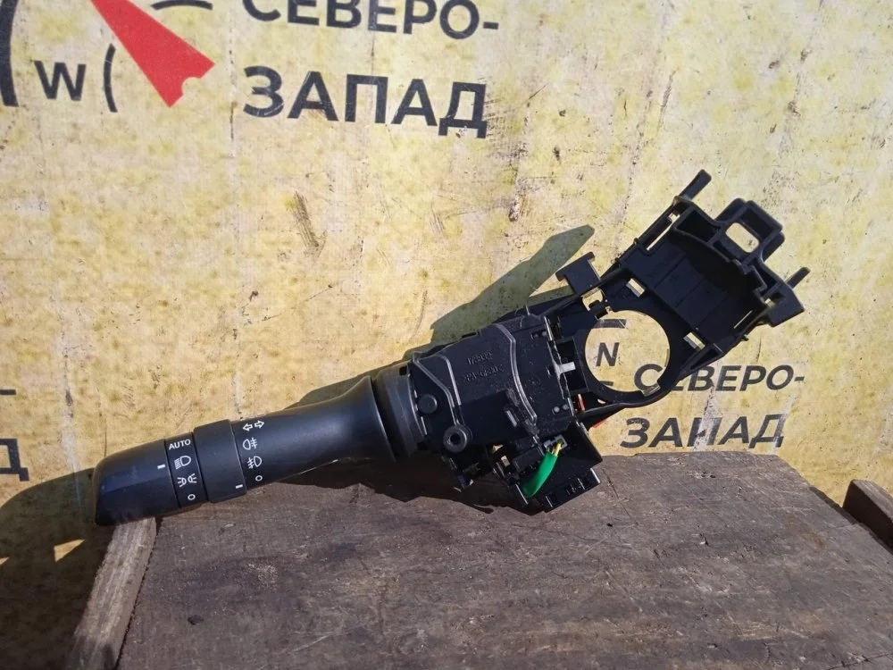 Подрулевой переключатель поворотников Toyota Highlander 2012 8414042111 GSU45 2GRFE