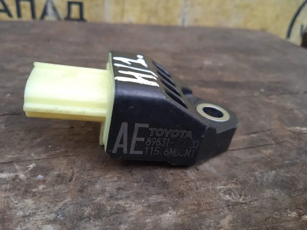 Датчик удара Toyota Highlander 2012 8983130020 GSU45 2GRFE