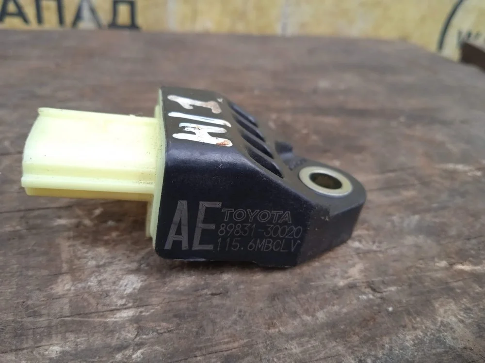 Датчик удара Toyota Highlander 2012 8983130020 GSU45 2GRFE