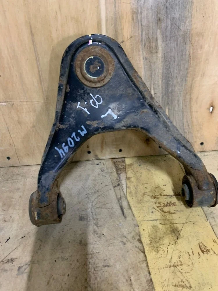 Рычаг подвески верхний Mitsubishi L200 2019 4010A147 SUV (4N15) UBT2985, передний левый