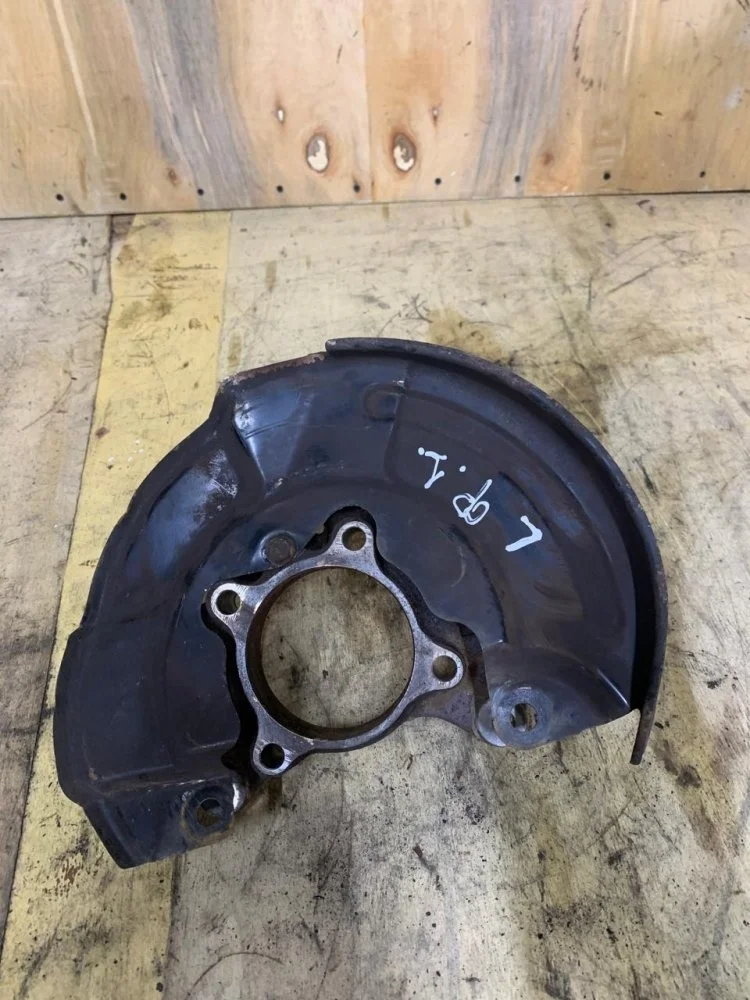 Кулак поворотный Mitsubishi L200 2019 3870A109 SUV (4N15) UBT2985, передний левый