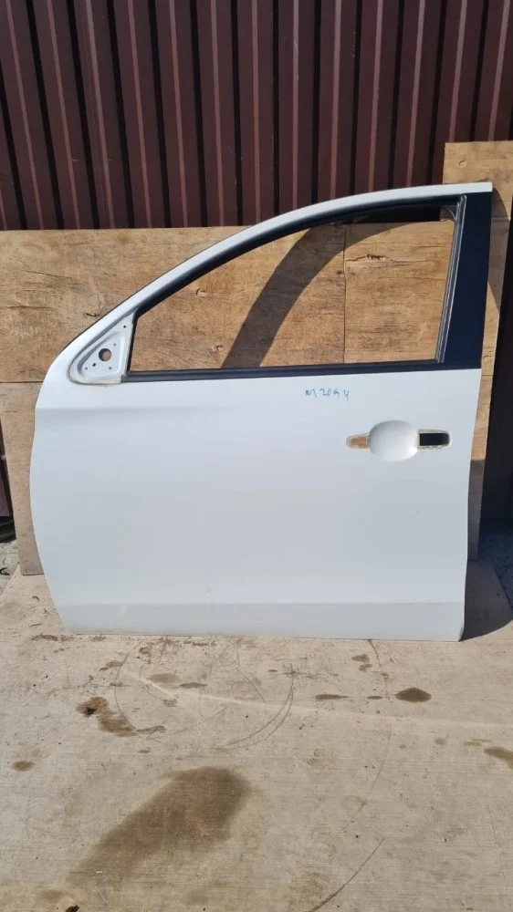 Дверь Mitsubishi L200 2019 5700B793 SUV (4N15) UBT2985, передняя левая