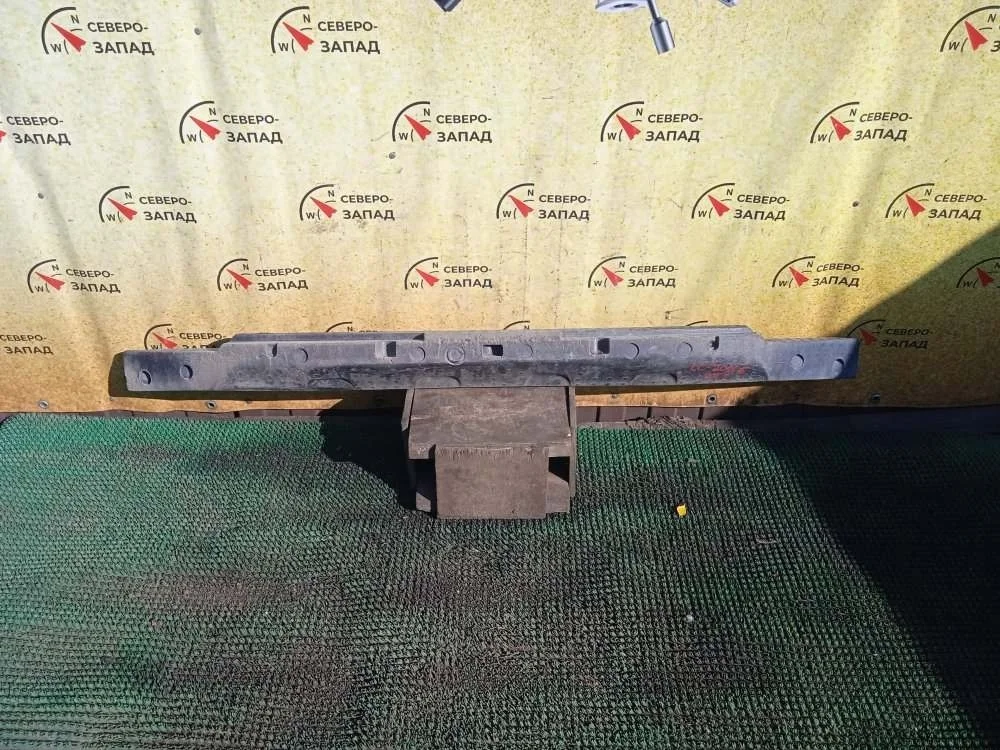 Усилитель бампера (пена) Toyota Land Cruiser 2009 5261160050 VDJ200 1VDFTV, передний