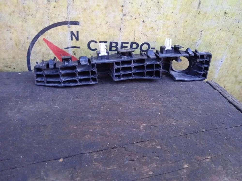 Кронштейн бампера Kia Optima 2018 86514D4000 JF G4ND, передний правый