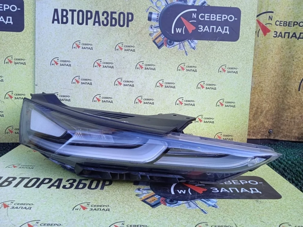 Фара Hyundai Santa Fe 2020 92208S1000 TM G4KJ, правая