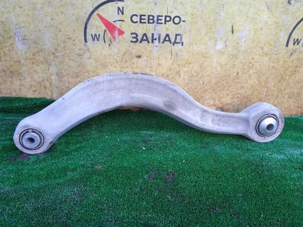 Рычаг поперечный Volkswagen Touareg 2021 4M0505398P CR CVMD, задний правый