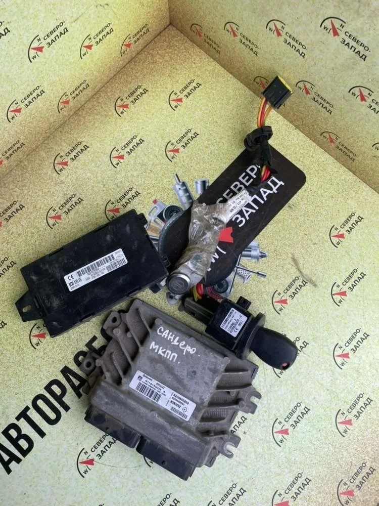 Блок управления двигателем Renault Sandero 8200856659 RENAULT LOGAN K4M