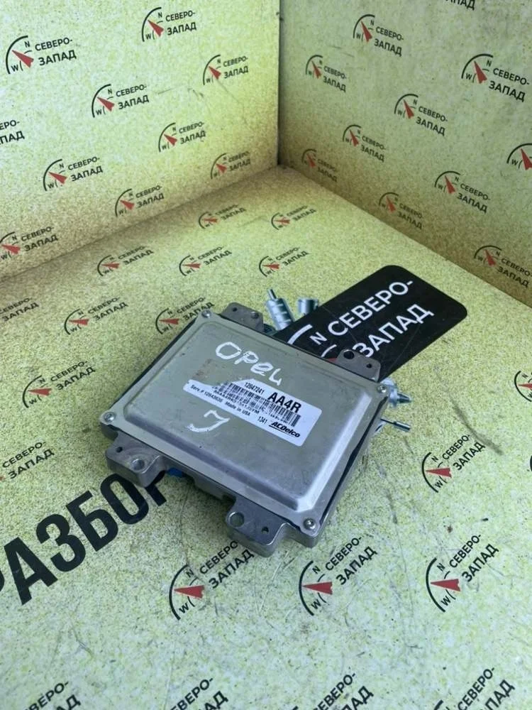 Блок управления двс Opel Astra 2011 12647241 J