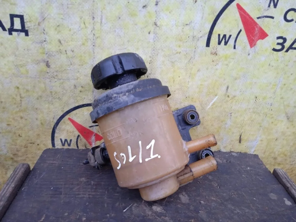 Бачок гур Hyundai Solaris 2016 571500U000 RB G4FC